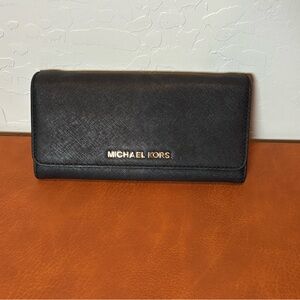 michael kors convertible crossbody clutch bag